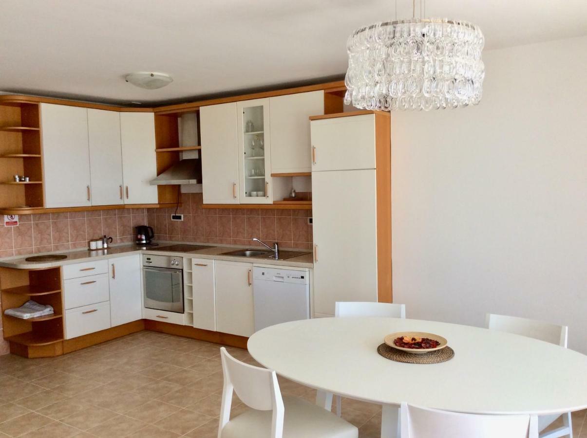 Beach Apartment Lux View Split Exterior photo